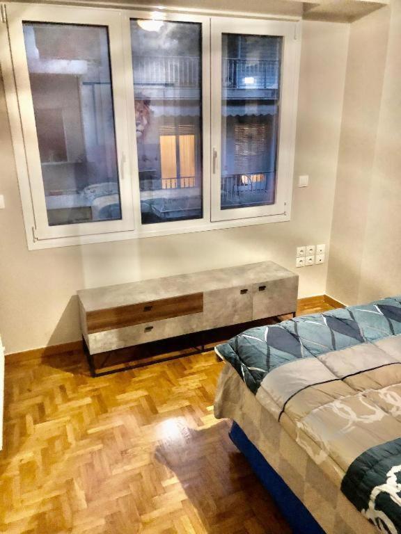 Economy Shared Apartment D In Central Atény Exteriér fotografie